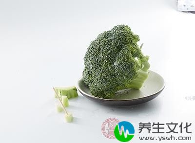 西兰花分成小块