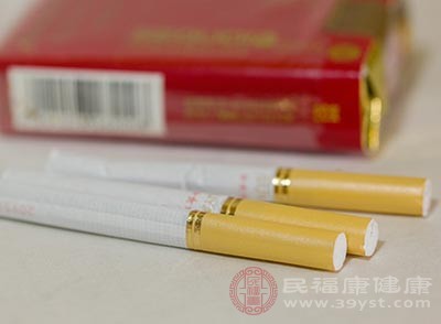 冠心病的原因 还在吸烟当心这种疾病找上你