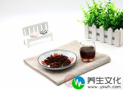 可以多喝黑木耳红枣茶、浓茶红糖饮