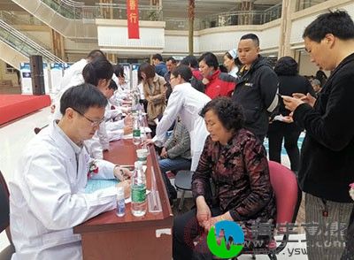 多位专家教授先后为当地群众义诊咨询300余人次