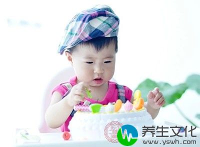 有些人是先天性的斜视，从妈妈的肚子里带出来的