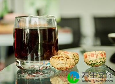 在平时适当的喝一点红茶可以帮助我们提神