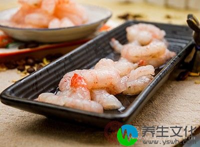 少吃鱼虾、辛辣食物