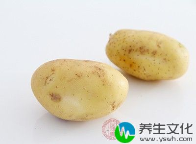 土豆含粉质，可补充眼部所缺