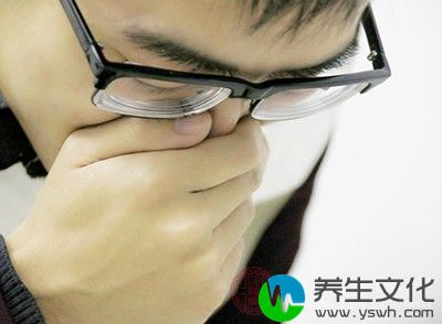 打喷嚏、大便秘结、用力屏气时引起的