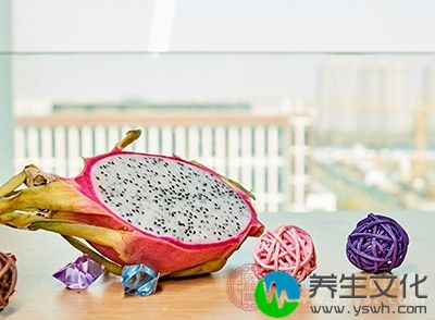 做法：1.将火龙果去皮起肉，切成丁，盛入容器内待用