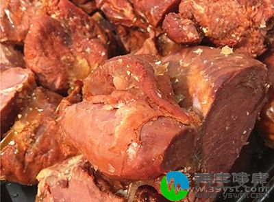 因为牛肉是热量比较高、蛋白质丰富的肉