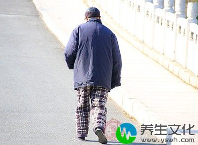 慢性进行性加剧的头痛会有呕吐、视力模糊的症状